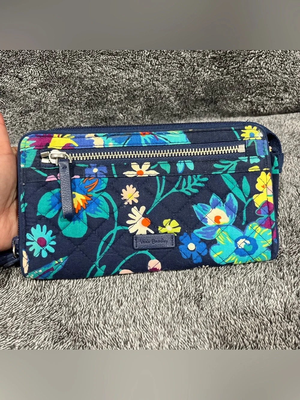 Vera Bradley Blue FloVera Bradley Blue Floral Quilted Zip Around Wallet Wristlet